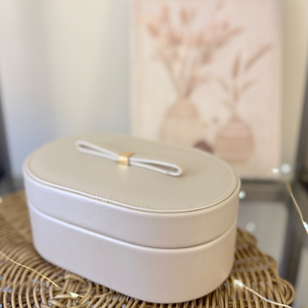 🌾 Cynthia Rowley Small Jewelry Box